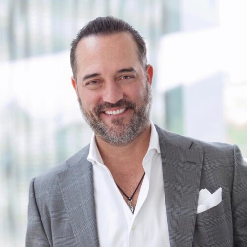 Miguel Mier headshot
